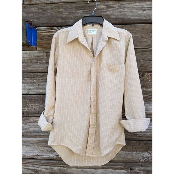 Career Club vintage butterfly collar button down shirt. In excellent condition. - Picture 1 of 8